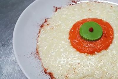 Risotto alla parmigiana con peperone, gelato di sedano e prezzemoloalt