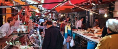 Nella piana di Palermo profumo di mandarini e street food