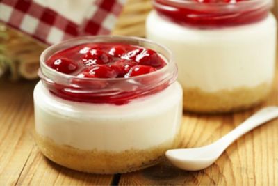 Semifreddo allo yogurt e ciliegiealt