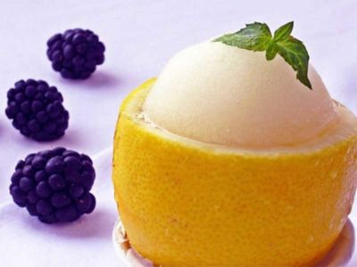 Sorbetto di bergamotto con vodka e cointreaualt