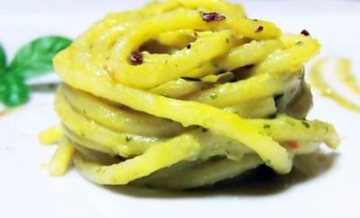 Spaghetti con pesto di basilico, ricotta e limone di Siciliaalt