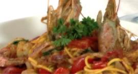 Tagliolini con gamberoni, pancetta piacentina e pistilli di zafferanoalt