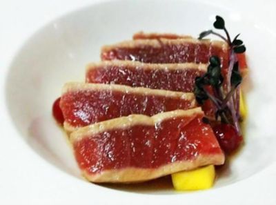 Tataki di tonno con mango e aceto di lamponialt