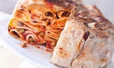 Timballo di rigatoni napoletani con ragù e besciamellaalt