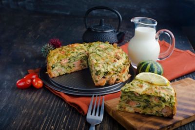 Torta rustica con tonno, zucchine e mozzarellaalt