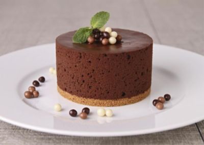 Torta con mousse di cioccolatoalt