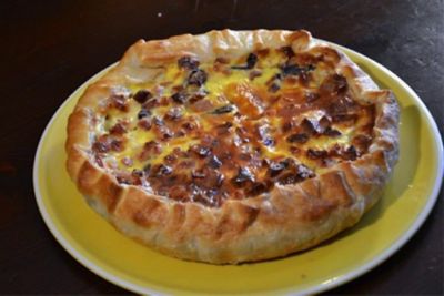 Torta salata con scamorza, crudo e radicchioalt