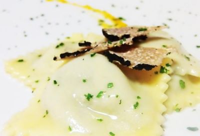 Tortelli con blu di capra e pere Mastantuono su crema di zucca giallaalt