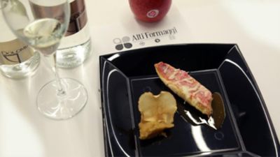 Triglie, provolone Valpadana Dop e mele Pink Ladyalt