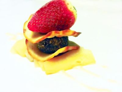 Tuile di mandorle d'Avola con truffle al cioccolato di Modicaalt