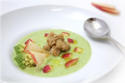 Vellutata di cavolfiore e mele Pink Lady tra gusto ed eleganzaalt