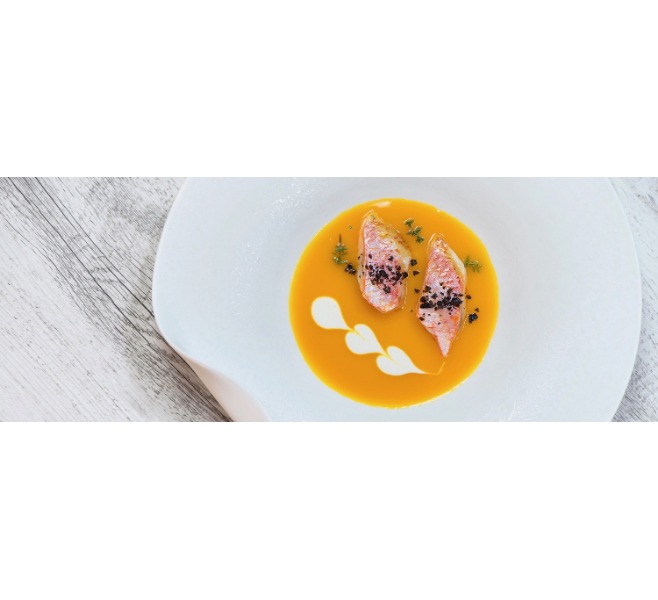 Vellutata di zucca con filetti di triglie scottate