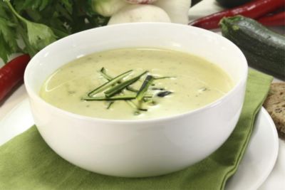 Vellutata di zucchine: la ricetta leggera per ogni stagionealt