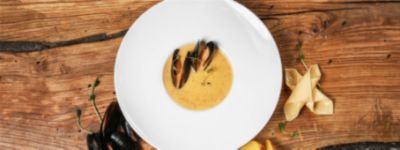 Vellutata di topinambur con cozze gratinate e taralli pugliesialt
