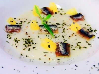 Vichyssoise di cavolfiori con acciughe e polpa di limonealt