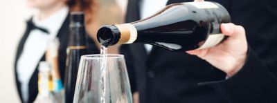 Moscato d'Asti DOCG: Scheda e abbinamenti del vino spumante
