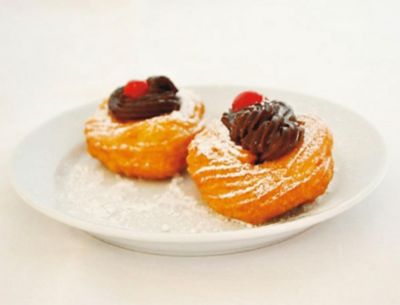Zeppole di San Giuseppe con ganache al cioccolato fondente all'alchermesalt