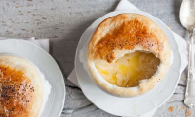 Zuppa di cipolle in crosta con fontina valdostana Dopalt