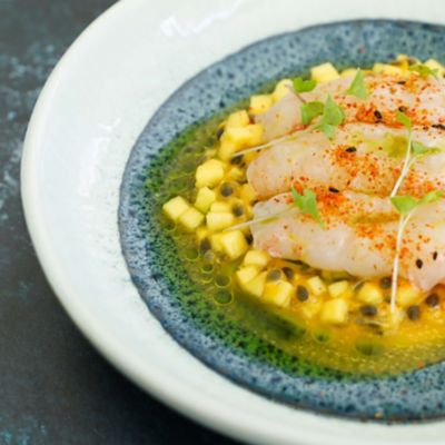 Zuppa di scampi, mango e passion fruitalt