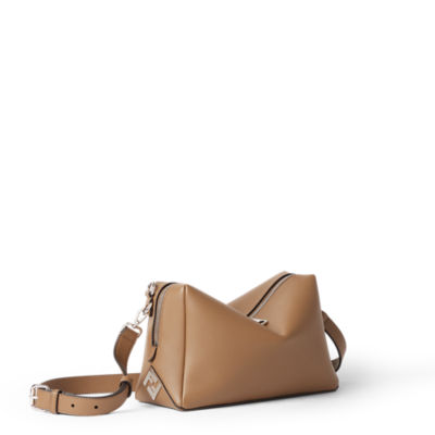 新作☆【FENDI】フェンディ フリップ ミディアム レザーバッグ バゲット カーフレザー ブラック | Fendi