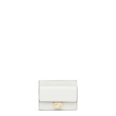 FENDI ホワイトパスポートケース バゲット カードケース レザー ホワイト | Fendi