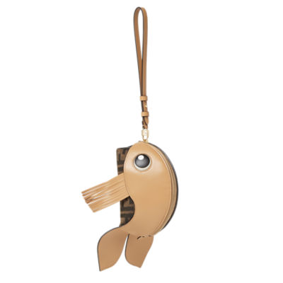 【FENDI】レザー 魚の形 ポーチ クラッチ 8N0212AV2HF174H_01