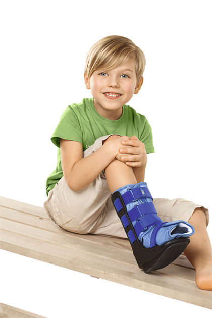 Ankle brace with joints with limitations, ROM Walker