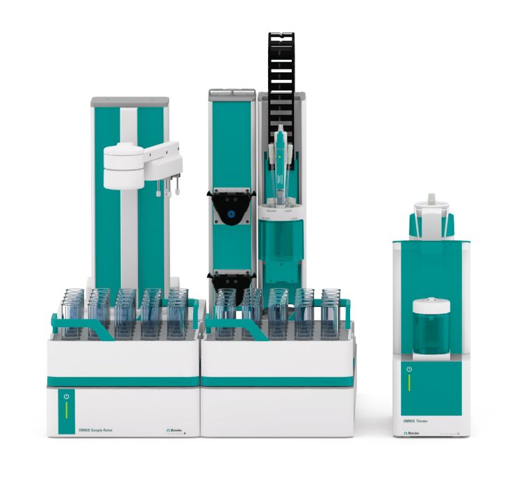 Sample Robot and OMNIS Titrator Advanced equipped with dEcotrode plus for the assay of lithium hydroxide and lithium carbonate.