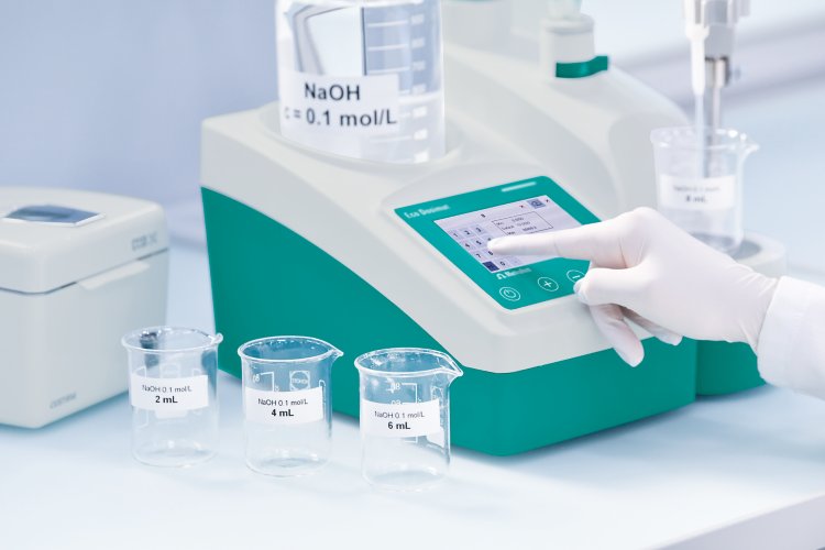 Eco Dosimat CNTD with sample beakers