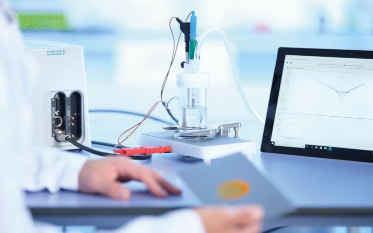 Fast and fundamental: influences on reliable electrochemical measurements