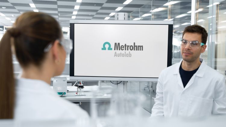 Green hydrogen generation: A cross-disciplinary challenge rooted in electrochemistry