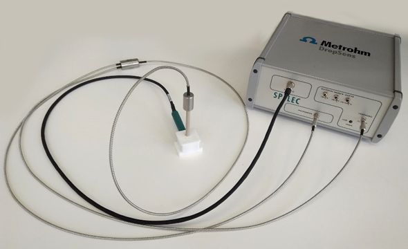 Setup for UV/VIS spectroelectrochemistry.