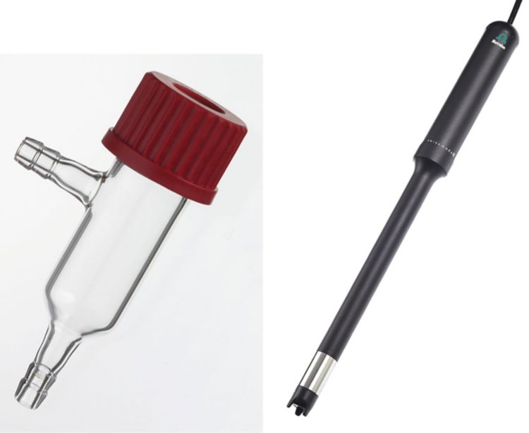 Used flow-through cell (left) and O2-Lumitrode (right).