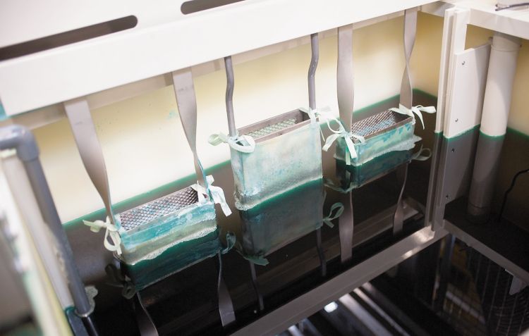 Analysis of electroplating baths Metrohm