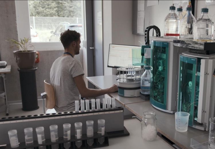 SwissShrimp AG: ion chromatography system for analysis seawater quality