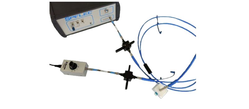 La configuración SPELEC utilizada para las mediciones de espectroelectroquímica de fluorescencia