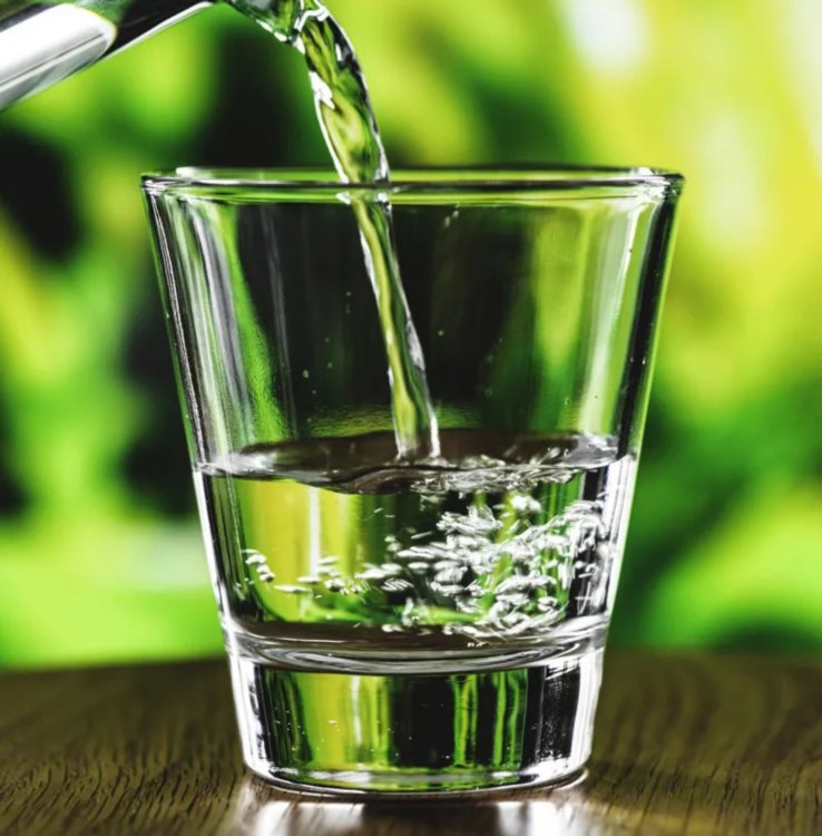 https://s7e5a.scene7.com/is/image/metrohm/drinking-water-glass?qlt=85&ts=1688626601239&dpr=off