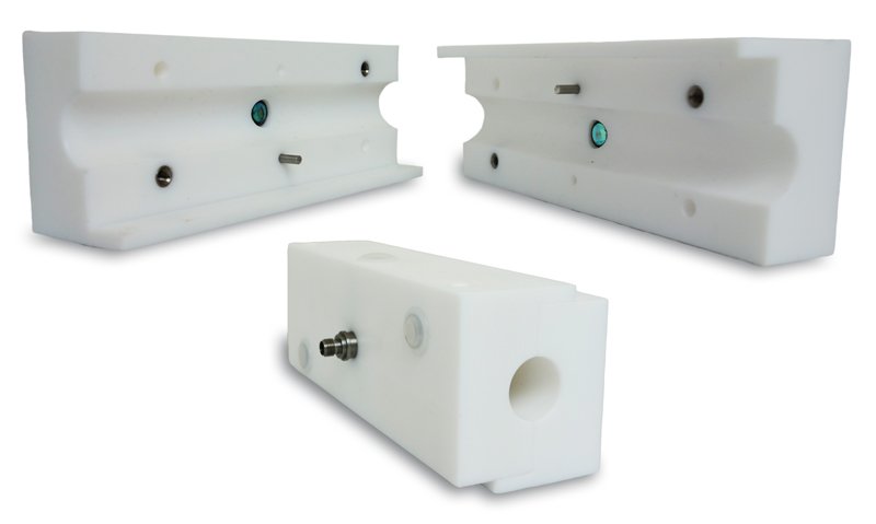 Celda de flujo con abrazadera de fibra única de PTFE de Metrohm Process Analytics.
