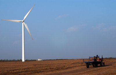 Category: Surroundings
Motif: Local Chinese population
Country: China
Site: Liaoning Kangping wind farm, Kangping County, Shenyang City, Liaoning Province
Turbines: V52-850 kW
Number of turbines: 24
Photographed in: 2004
Photographer: Alessandro Digaetano Roma
Digital photo - with raw file
Photo series: China Kangping 2004